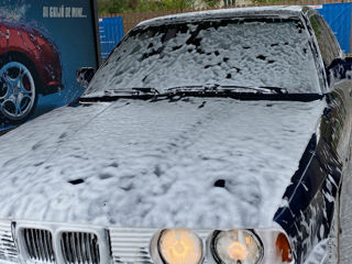 BMW 5 Series foto 1