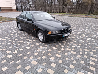 BMW 5 Series foto 3