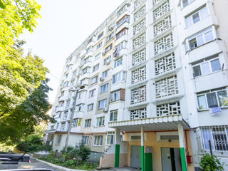Apartament cu 2 camere, 53 m², Botanica, Chișinău foto 8