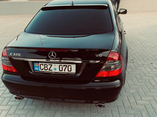 Mercedes E-Class foto 5