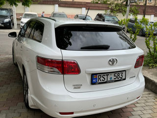 Toyota Avensis foto 3