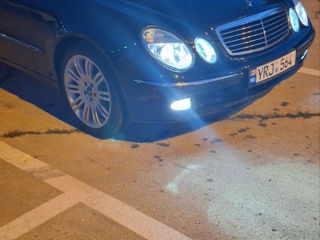 Mercedes E-Class foto 4