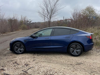 Tesla Model 3 foto 4