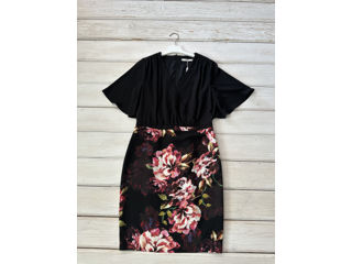 Rochie de seară în culoare neagră pentru doamna și domnișoare