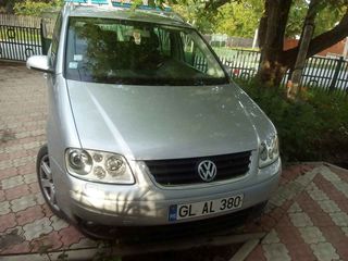 Volkswagen Touran foto 5