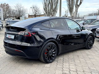 Tesla Model Y foto 7