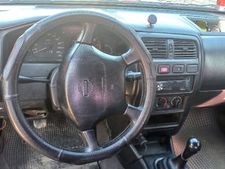 Nissan Almera foto 6