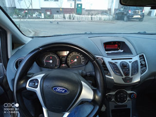 Ford Fiesta foto 5