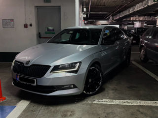 Skoda Superb foto 2