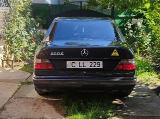 Mercedes Series (W124) foto 4