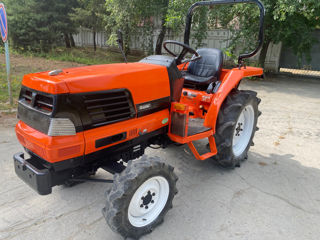 Tractor japonez Kubota GL220D cu doar 0824m/ore  pe bord si termen de garantie 1 an de zile foto 3