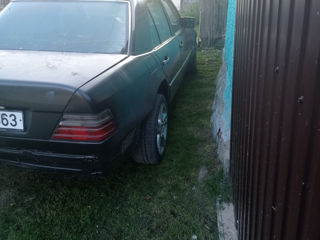 Mercedes Series (W124) foto 4