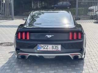 Ford Mustang foto 6