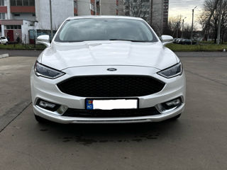 Ford Fusion foto 2