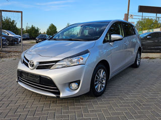 Toyota Verso foto 1