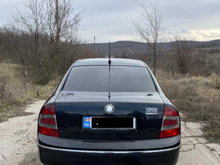 Skoda Superb foto 3