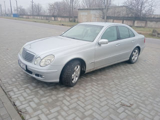 Mercedes E-Class foto 4