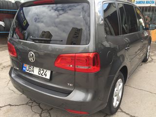 Volkswagen Touran foto 8