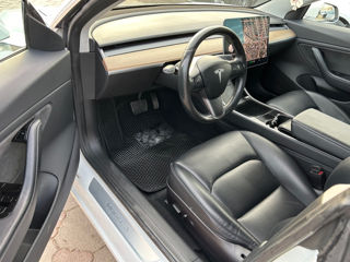 Tesla Model 3 foto 7