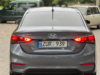 Hyundai Accent foto 7