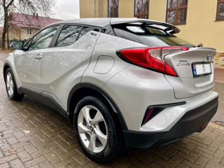 Toyota C-HR foto 3