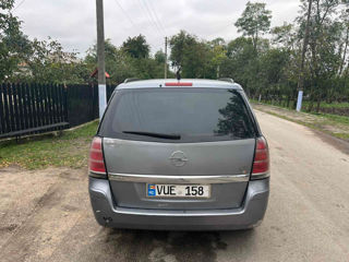 Opel Zafira foto 1