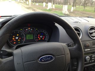 Ford Fusion foto 8