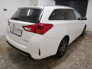 Toyota Auris foto 4