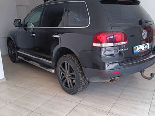 Volkswagen Touareg foto 2