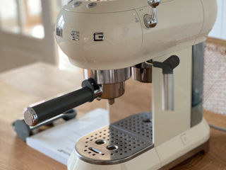Кофемашина, эспрессо-машина Smeg. aparat de cafea, espressor.