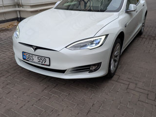 Tesla Model S foto 2