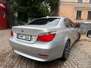 BMW 5 Series foto 1