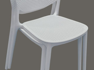 Крепкий стул для ресторанов баров и кафе. Изготовлен из очень прочной высокотехнологичной пластмассы foto 2