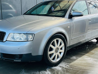 Audi A4 foto 1