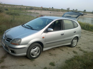 Nissan Almera Tino foto 4