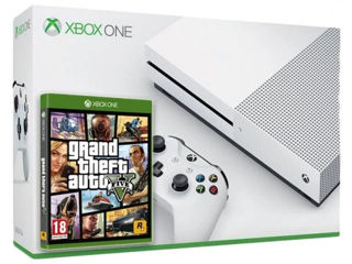 Xbox One S 500 GB + GTA V foto 1