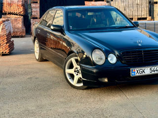 Mercedes E-Class foto 7