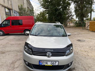 Volkswagen Touran foto 1