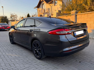 Ford Fusion foto 2