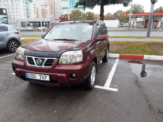 Nissan X-Trail foto 2