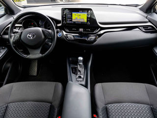 Toyota C-HR foto 1