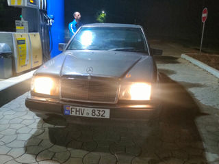 Mercedes Series (W124)