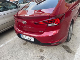 Hyundai Elantra foto 3