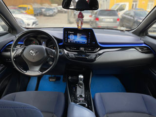 Toyota C-HR foto 12