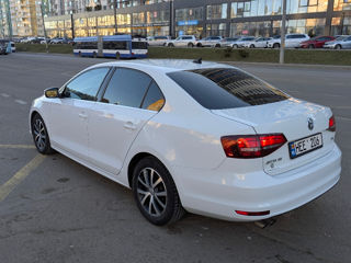 Volkswagen Jetta foto 5