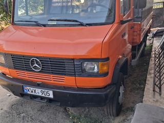 Mercedes 709D foto 2