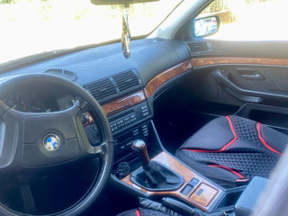 BMW 5 Series foto 6