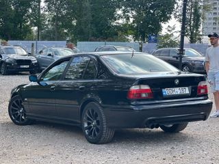 BMW 5 Series foto 8