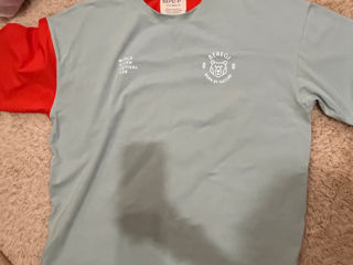 Комплект, состоящий из футболки батника и дождевика