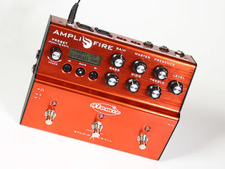 Atomic AmpliFIRE, Boss PH-3, Kemper Profiler, 6L6GC -Mesa Booge, Pickguard Stratocaster 920D Custom foto 1